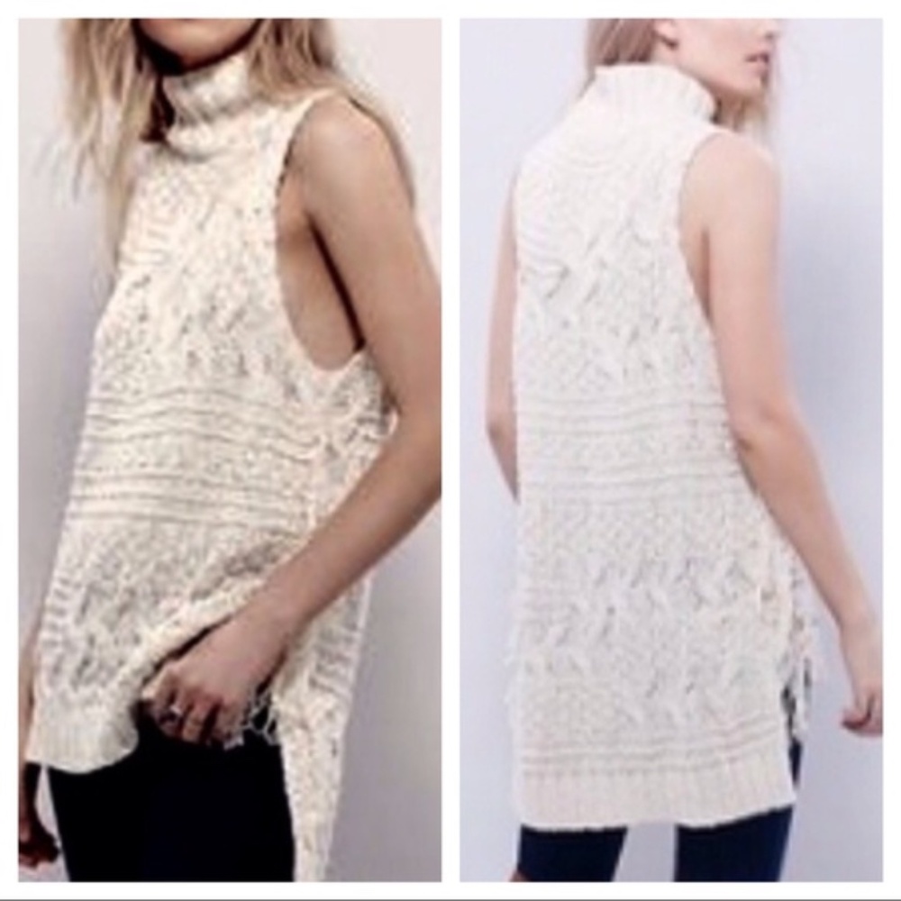 Free People Ivory Sleeveless Chunky Cable Knit Sweater with Fringe Hi Low Hem XS